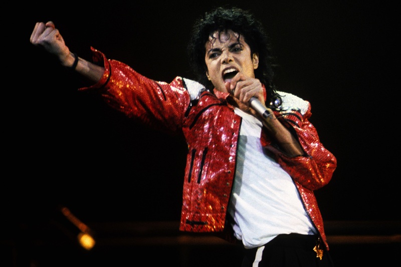 Những biểu tượng như Michael Jackson đã nâng tầm nhạc pop thành một trải nghiệm thị giác và nghệ thuật trình diễn đỉnh cao.