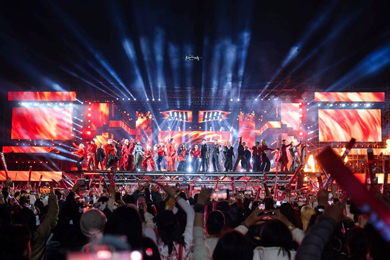 Nhạc pop không chỉ là giai điệu mà còn phản ánh xu hướng thời trang, lối sống và hơi thở của từng thời đại.