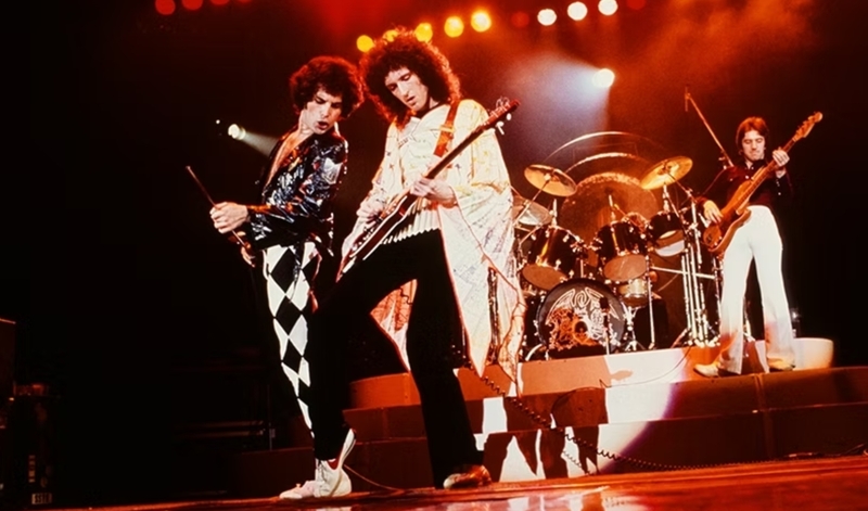 Các nghệ sĩ và ban nhạc như The Beatles, Led Zeppelin, Jimi Hendrix và Queen đã định hình lịch sử âm nhạc Rock. 